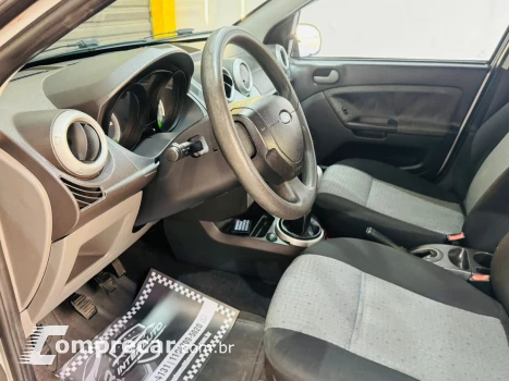 FIESTA 1.6 MPI Class Sedan 8V