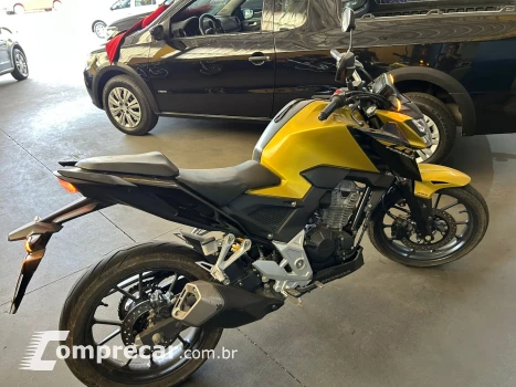 CB 300F Twister