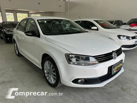 Jetta 2.0 Comfortline Flex 4P Tiptronic