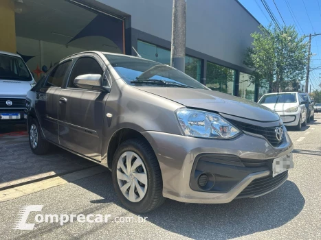 Toyota ETIOS 1.5 XS Sedan 16V 4 portas