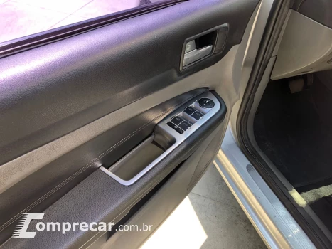 FOCUS 2.0 Ghia Sedan 16V