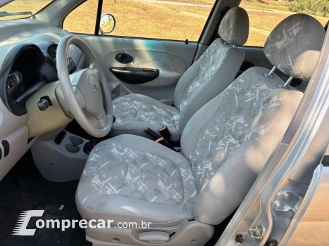 QQ 1.1 MPFI 16V