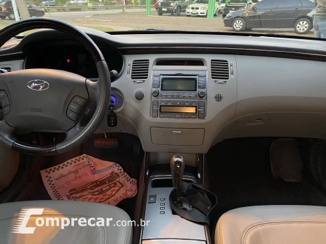 AZERA 3.3 MPFI GLS Sedan V6 24V