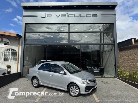 Toyota ETIOS 1.5 XLS Sedan 16V 4 portas