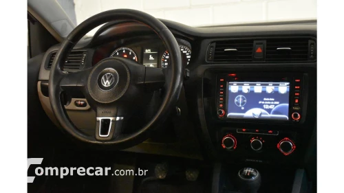 JETTA - 2.0 COMFORTLINE 4P MANUAL