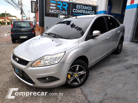 FORD FOCUS 2.0 Sedan 16V 4 portas