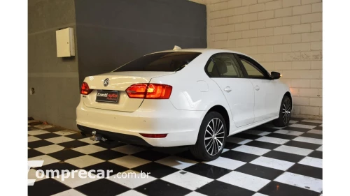 JETTA - 2.0 COMFORTLINE 4P MANUAL