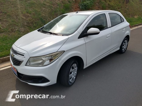 CHEVROLET ONIX 1.0 LT 4 portas