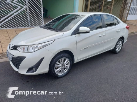 Toyota YARIS 1.5 16V Sedan XL Live 4 portas