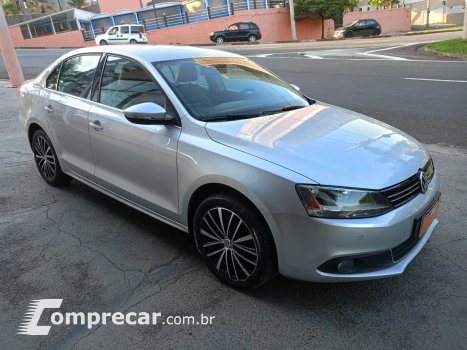 Jetta 2.0 4P TSI HIGHLINE 211 CV AUTOMÁTICO