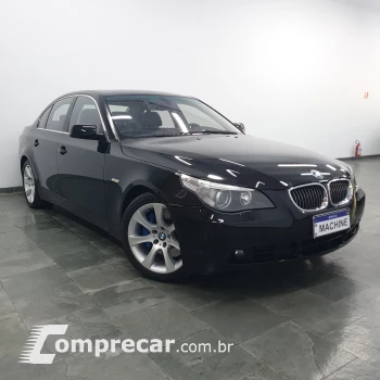545I 4.4 Sedan V8 32V
