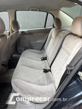 ASTRA 1.8 MPFI Comfort Sedan 8V