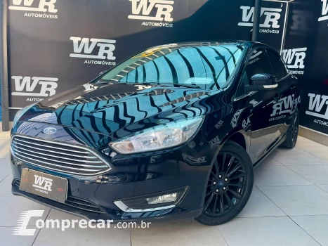 FORD FOCUS 2.0 Titanium Sedan 16V 4 portas