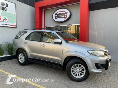 HILUX SW4 2.7 SR 7 Lugares 4X2 16V