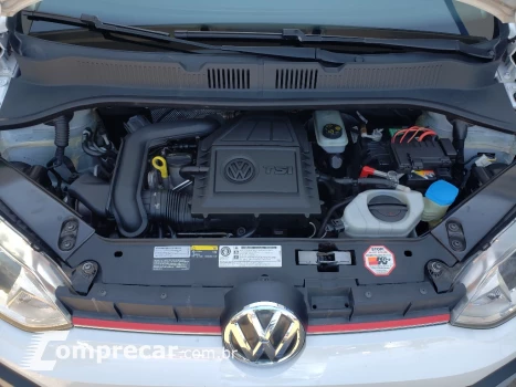 Volkswagen UP 1.0 CROSS TSI TOTAL 12V 5P FLEX 4 portas