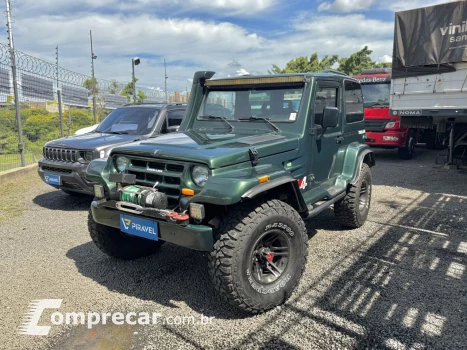 T-4 4x4 2.8 TB Int. Cap. Rígida Diesel