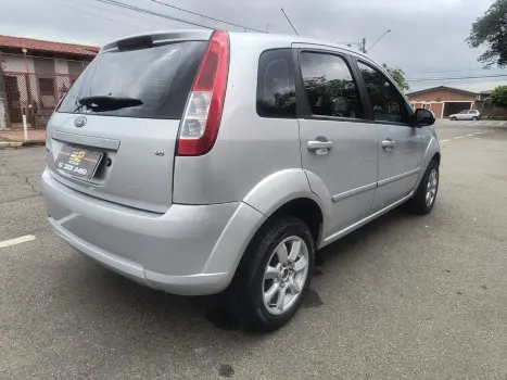 FIESTA 1.6 MPI Class Hatch 8V
