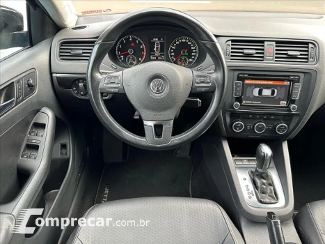Volkswagen JETTA 2.0 COMFORTLINE FLEX 4P TIPTRONIC 4 portas