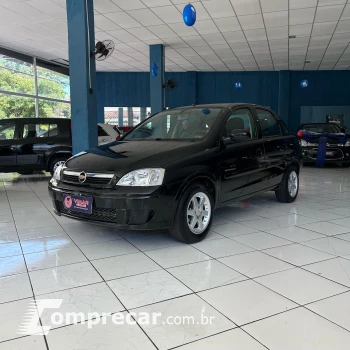 CORSA 1.0 MPFI Premium Sedan 8V