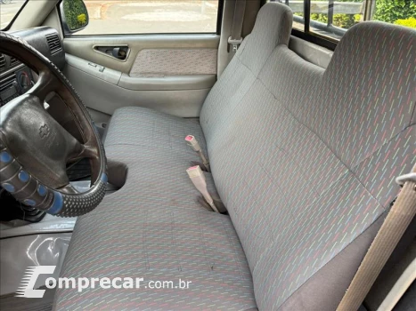 S10 2.2 EFI DLX 4X2 CS 8V