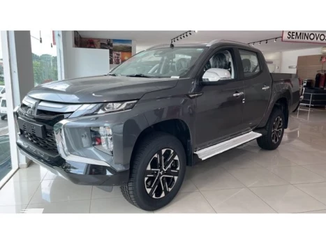 Mitsubishi L200 TRITON 2.4 16V Turbo Sport Hpe-s CD 4X4 4 portas