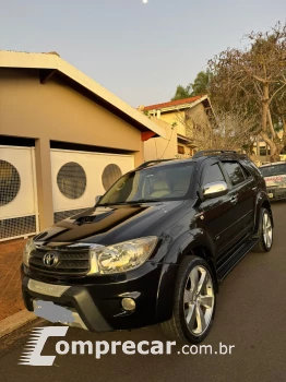 Toyota HILUX SW4 3.0 SRV 4X4 7 Lugares 16V Turbo Intercooler 4 portas