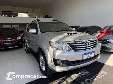 Hilux SW4 3.0 16V 4P SRV 4X4 7 LUGARES TURBO DIESEL AUTOMÁTI