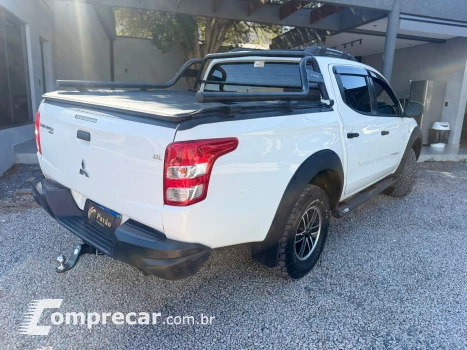 L200 TRITON 2.4 16V Turbo Sport GLS CD 4X4