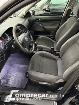 GOLF 1.6 MI Tech 8V