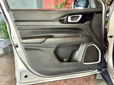 COMMANDER 1.3 T270 TURBO FLEX LIMITED AT6