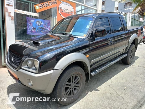 Mitsubishi L 200 Outdoor 2.5 HPE 4X4 CABINE DUPLA TURBO DIESEL INTERCOO 4 portas