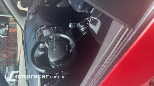 Renault CAPTUR 1.6 16V SCE Intense 4 portas