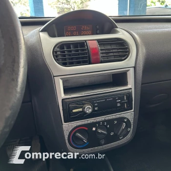 CORSA 1.0 MPFI Premium Sedan 8V