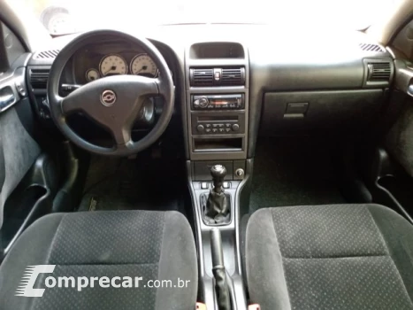 ASTRA HATCH - 2.0 MPFI ADVANTAGE 8V 4P MANUAL