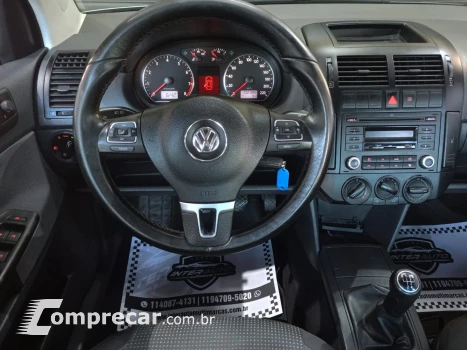 Volkswagen POLO SEDAN 1.6 MI Comfortline 8V 4 portas