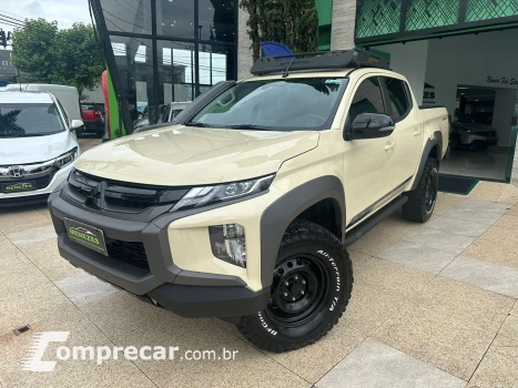 Mitsubishi L200 TRITON 2.4 16V Turbo Sport Savana CD 4X4 4 portas