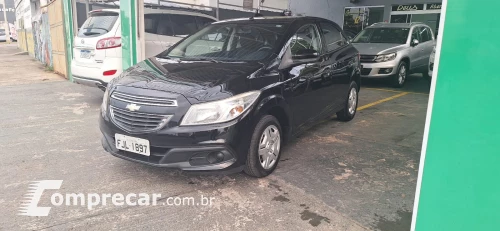 CHEVROLET ONIX 1.0 LT 4 portas