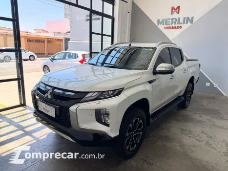 Mitsubishi L200 TRITON 2.4 16V Turbo Sport Hpe-s CD 4X4 4 portas