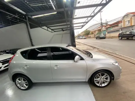 i30 2.0 16V 145cv 5p Mec.