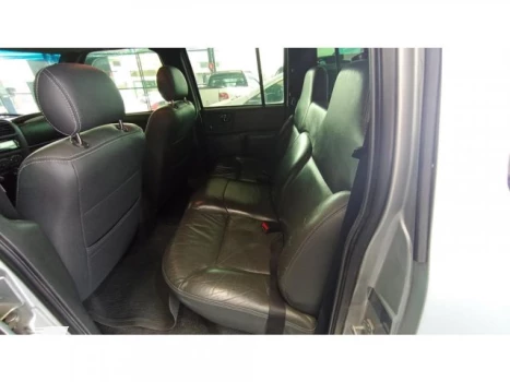 S10 - 2.4 MPFI EXECUTIVE 4X2 CD 8V 4P MANUAL