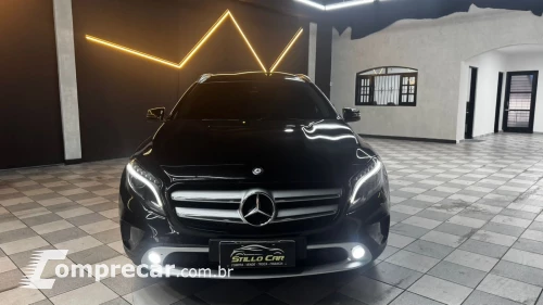 Mercedes-Benz GLA 200 1.6 CGI Enduro 16V Turbo 4 portas