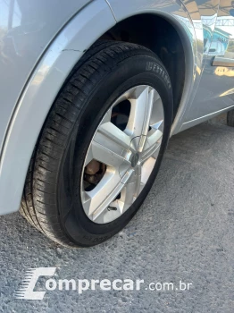 CORSA 1.4 MPFI Maxx Sedan 8V