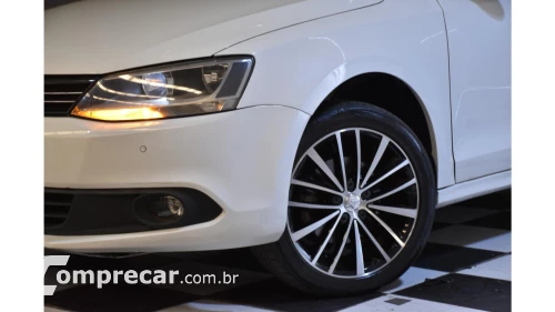 JETTA - 2.0 COMFORTLINE 4P MANUAL