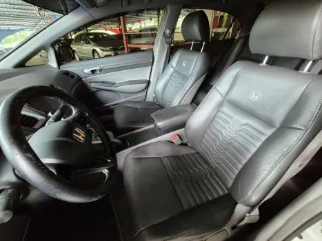 CIVIC 1.8 LXS 16V GASOLINA 4P AUTOMÁTICO