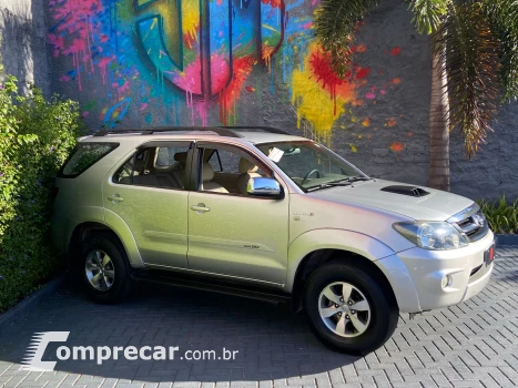 Toyota HILUX SW4 3.0 SRV 4X4 16V Turbo Intercooler 4 portas
