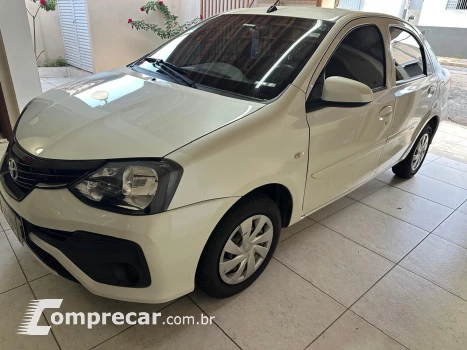 Toyota ETIOS 1.5 X Sedan 16V 4 portas