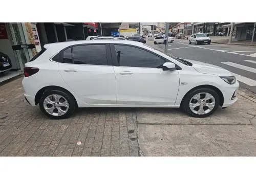 ONIX 1.0 TURBO FLEX PLUS PREMIER AUTOMÁTICO