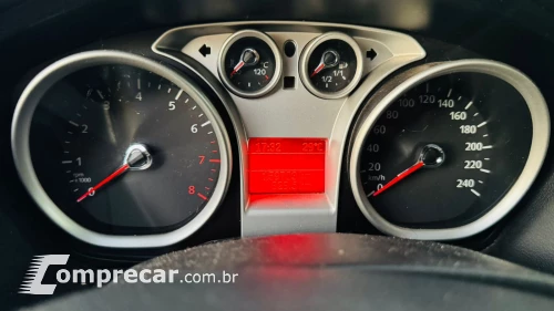 FOCUS 2.0 Titanium Plus Sedan 16V