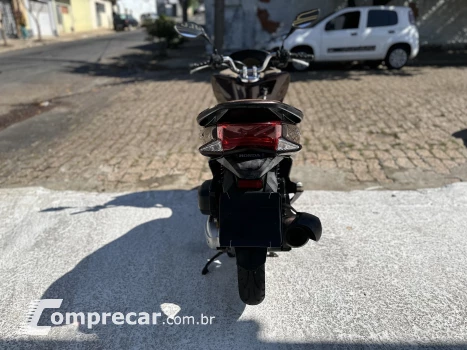 PCX 150 DLX