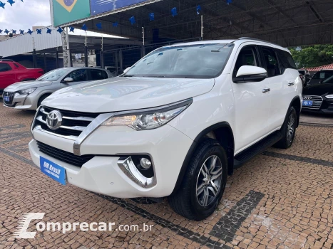 Toyota HILUX SW4 2.7 SRV 7 Lugares 4X2 16V 4 portas